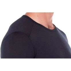 Icebreaker 200 Oasis LS Crew Top Men black 11 Icebreaker 200 Oasis LS Crew Top Men black -Ski & Thermal Underwear Tops Sales Store icebreaker 200 oasis alusvaatteet miehet black 5