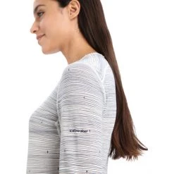 Icebreaker 200 Oasis Ski Tracks LS Crew Shirt Women snow/midnight navy/aop -Ski & Thermal Underwear Tops Sales Store icebreaker 200 oasis ski tracks ls crew shirt women snow midnight navy aop 5